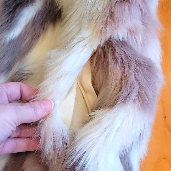 Express Women's faux fur jacket/vest...M/L - Picture 12 of 13